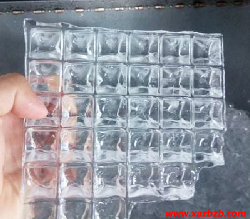 西安色黄香蕉一区视频冰塊.jpg